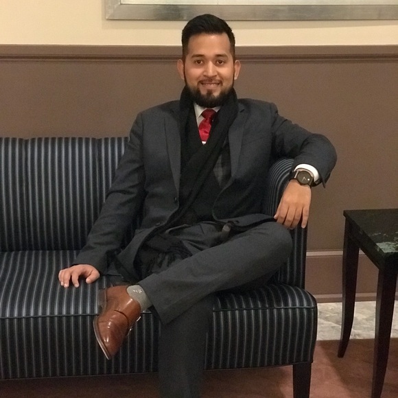 Meet your Posher, Juan Enrique Velázquez - Picture 3 of 9